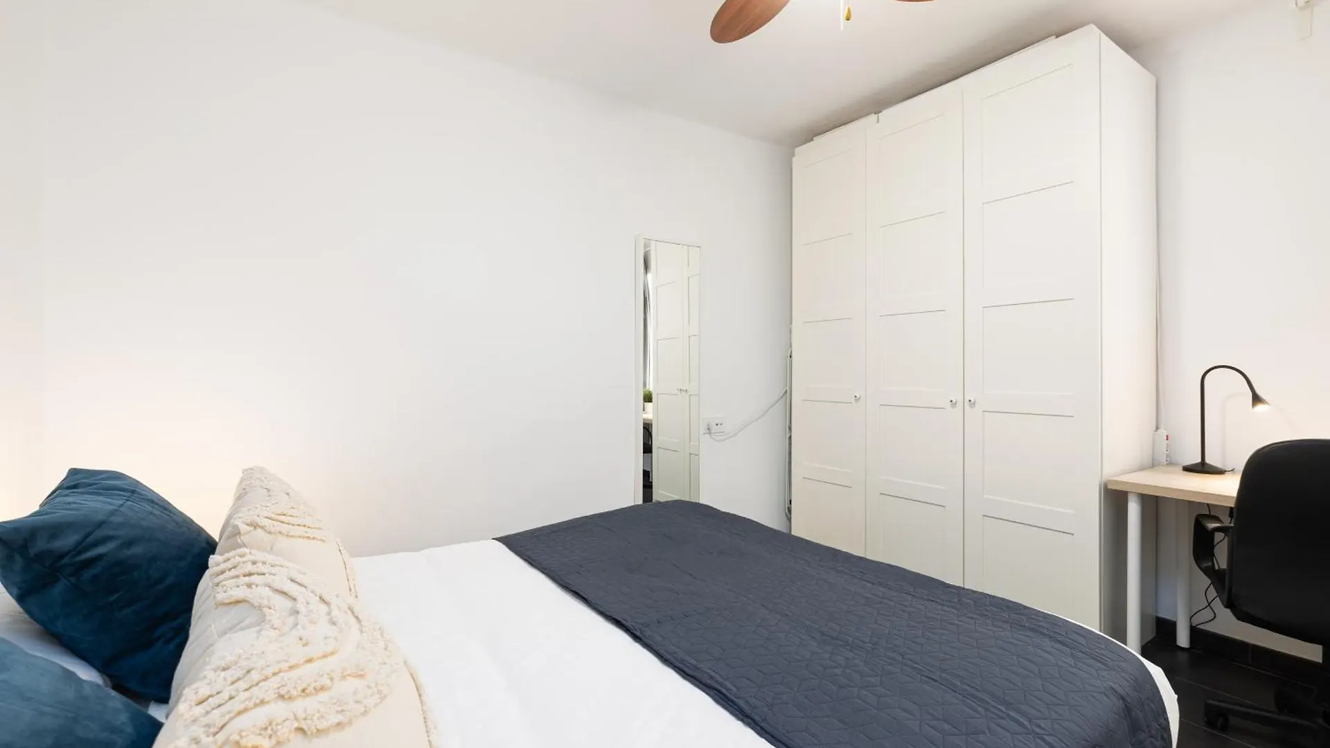 H2M Pasaje Dos Santos Smarttv, Oven, Parking Or Apartment Malaga