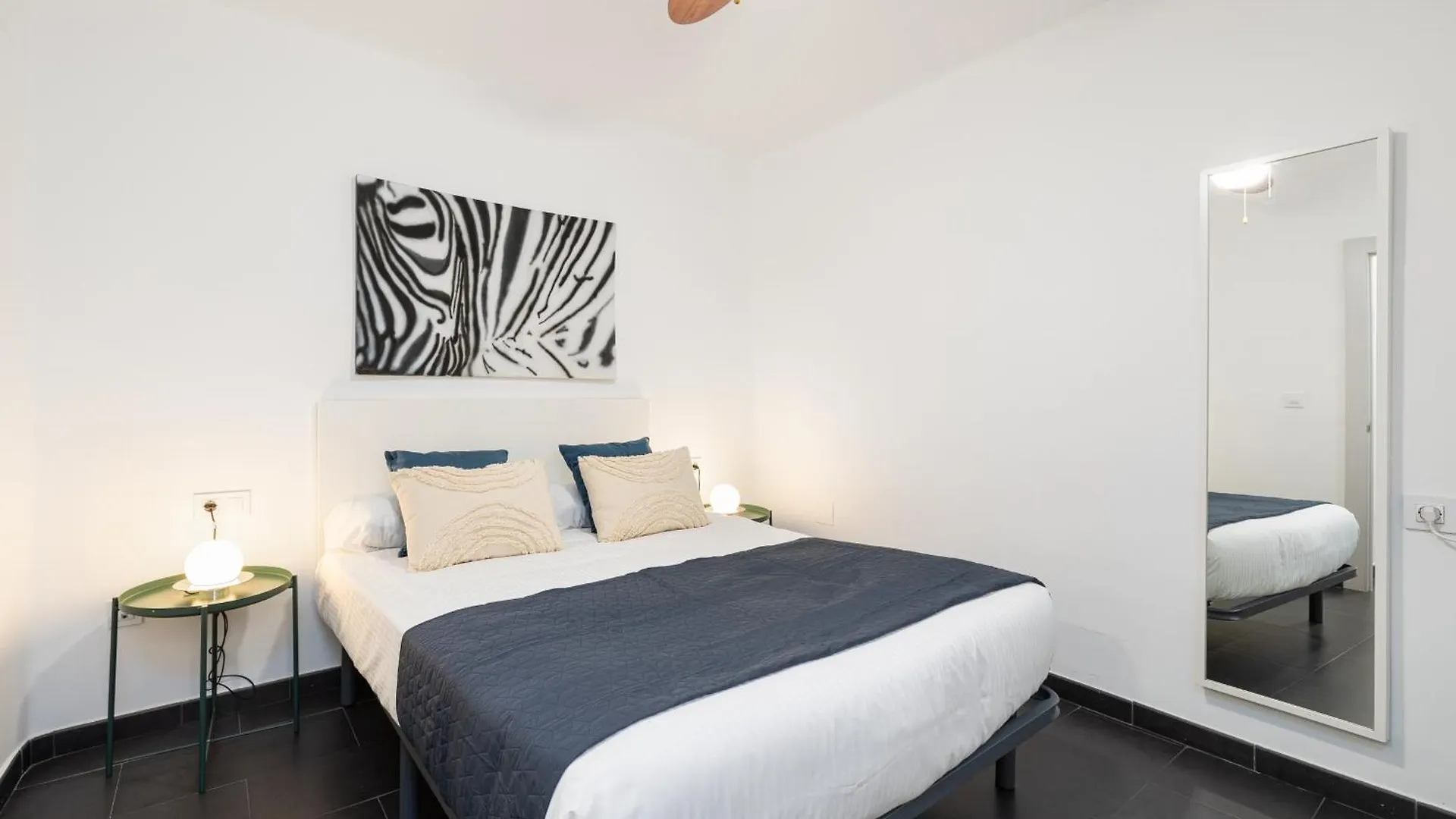 H2M Pasaje Dos Santos Smarttv, Oven, Parking Or Apartment Malaga 0*,